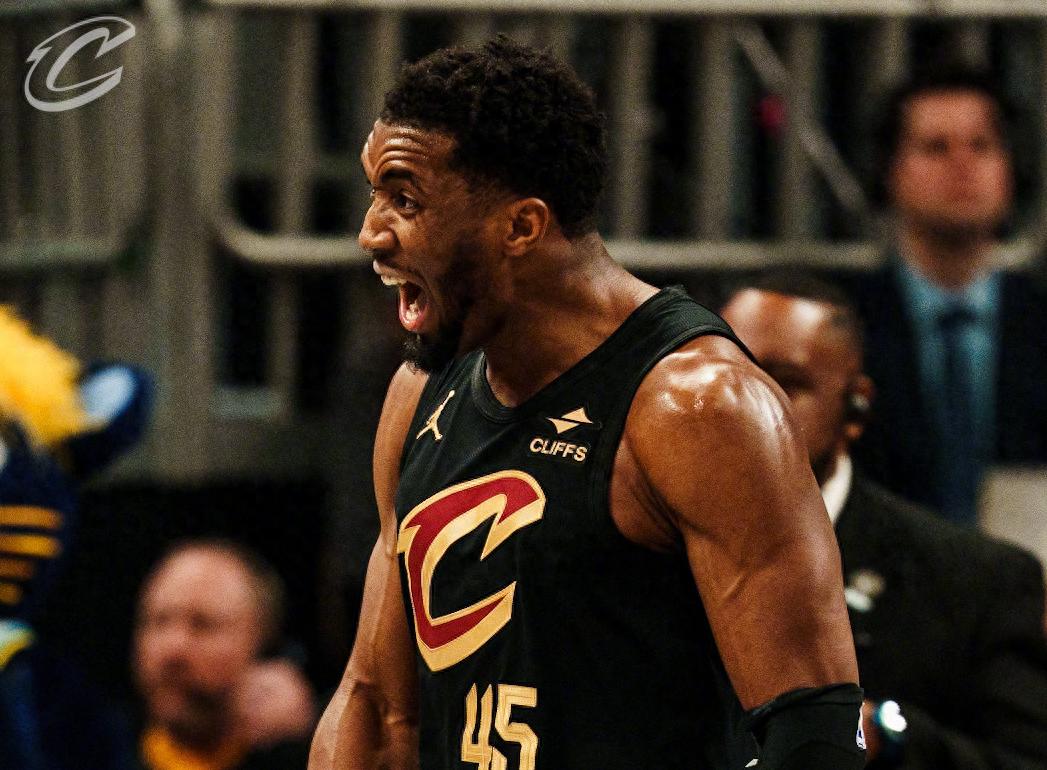 米切尔43分超神，骑士扳成1-2！哈里伯顿低迷，加兰杰罗姆成拖累