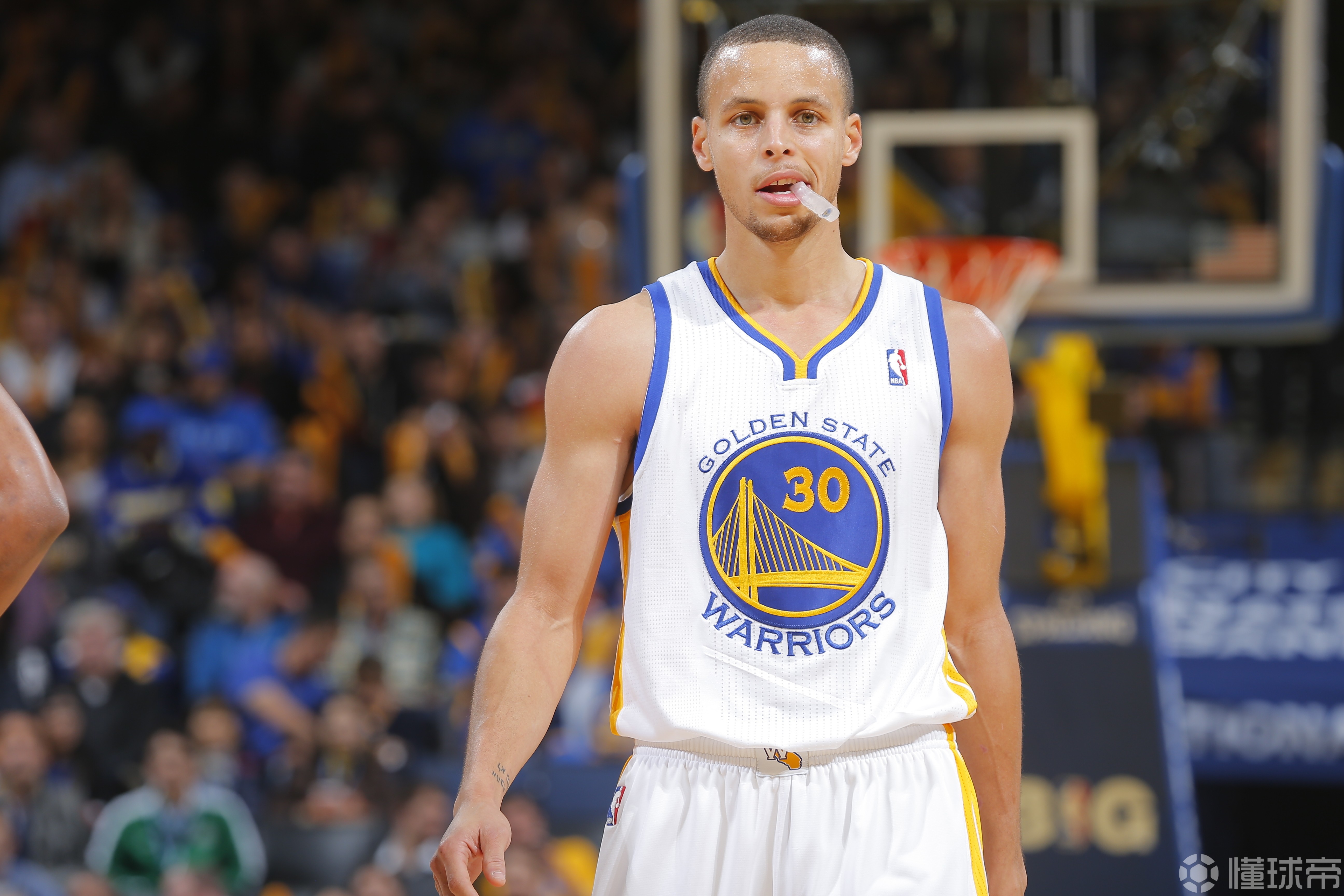 库里上次担任替补为2022年季后赛，上次在常规赛替补为2012年