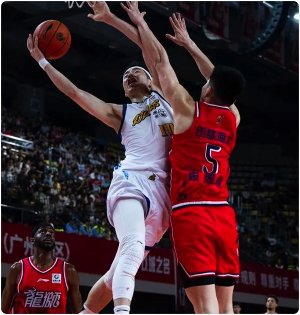 04月06日 CBA常规赛 广州vs广厦 全场录像回放