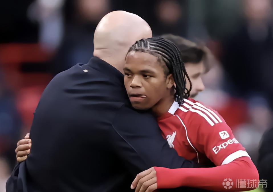 小雷：恩古莫哈在切尔西青训时就让人震惊，脚下频率无比之快