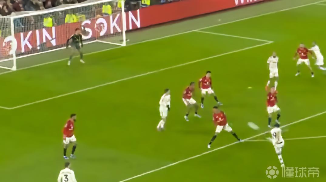 内维尔解说时说“利兹需要打进第2球”，话音未落曼联就被进了